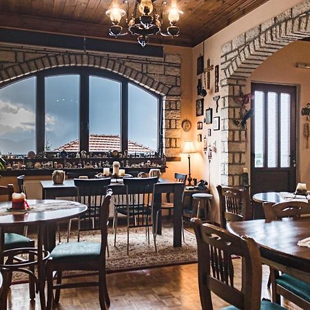 Semeli Guesthouse Karpenísion Екстериор снимка