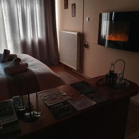 Semeli Guesthouse Karpenísion Екстериор снимка