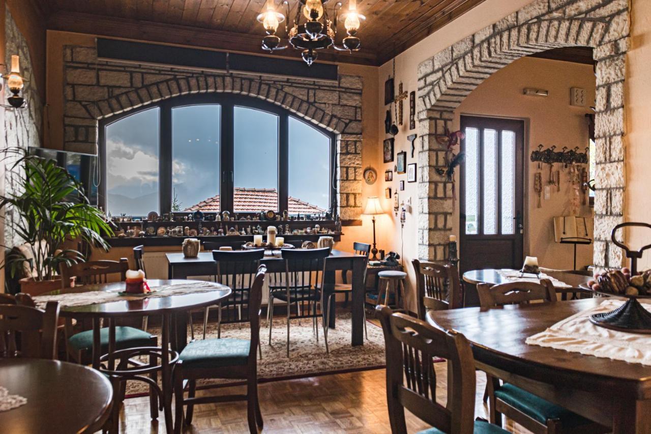 Semeli Guesthouse Karpenísion Екстериор снимка