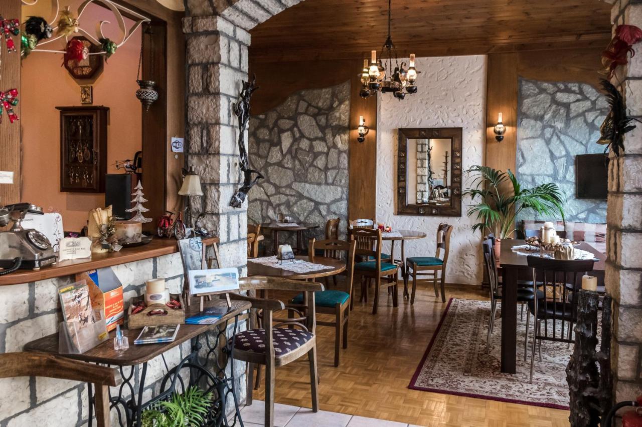 Semeli Guesthouse Karpenísion Екстериор снимка