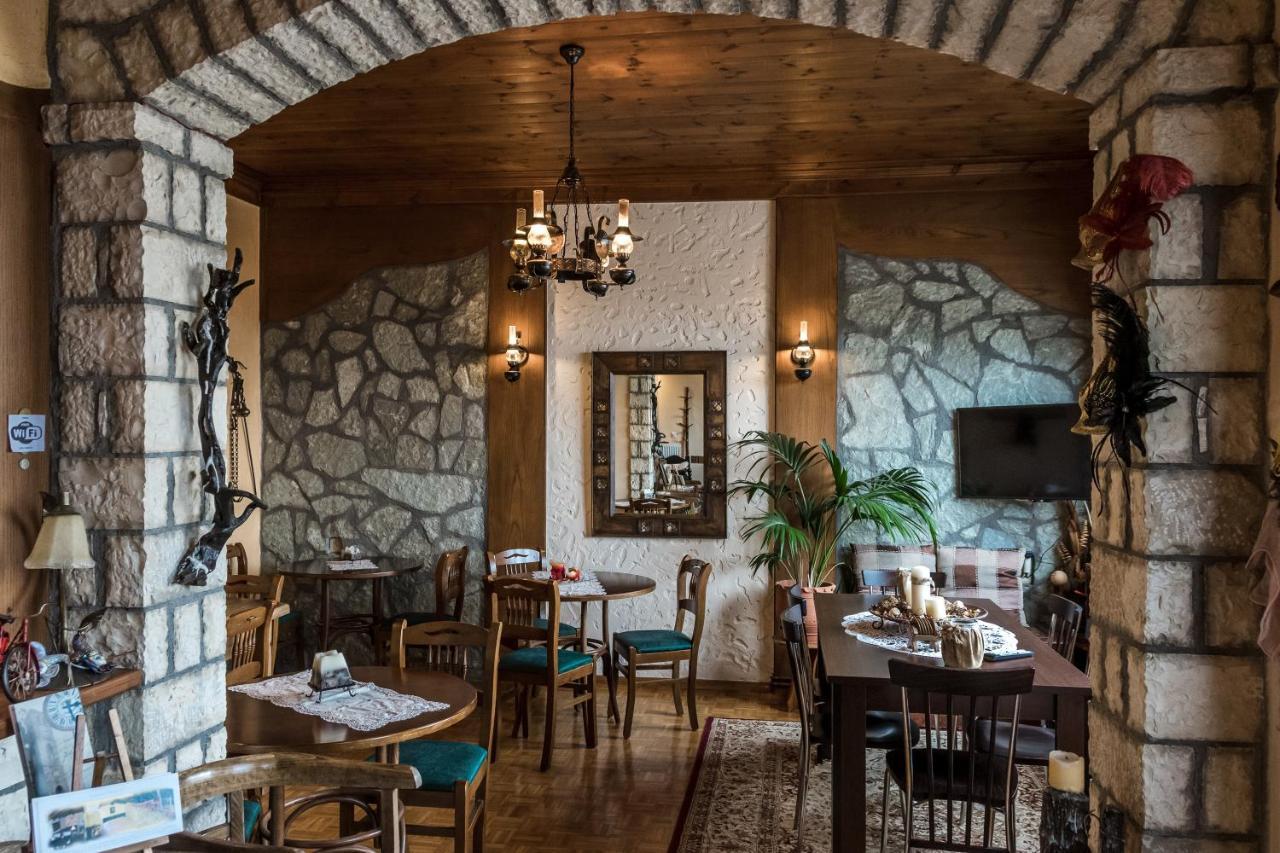 Semeli Guesthouse Karpenísion Екстериор снимка