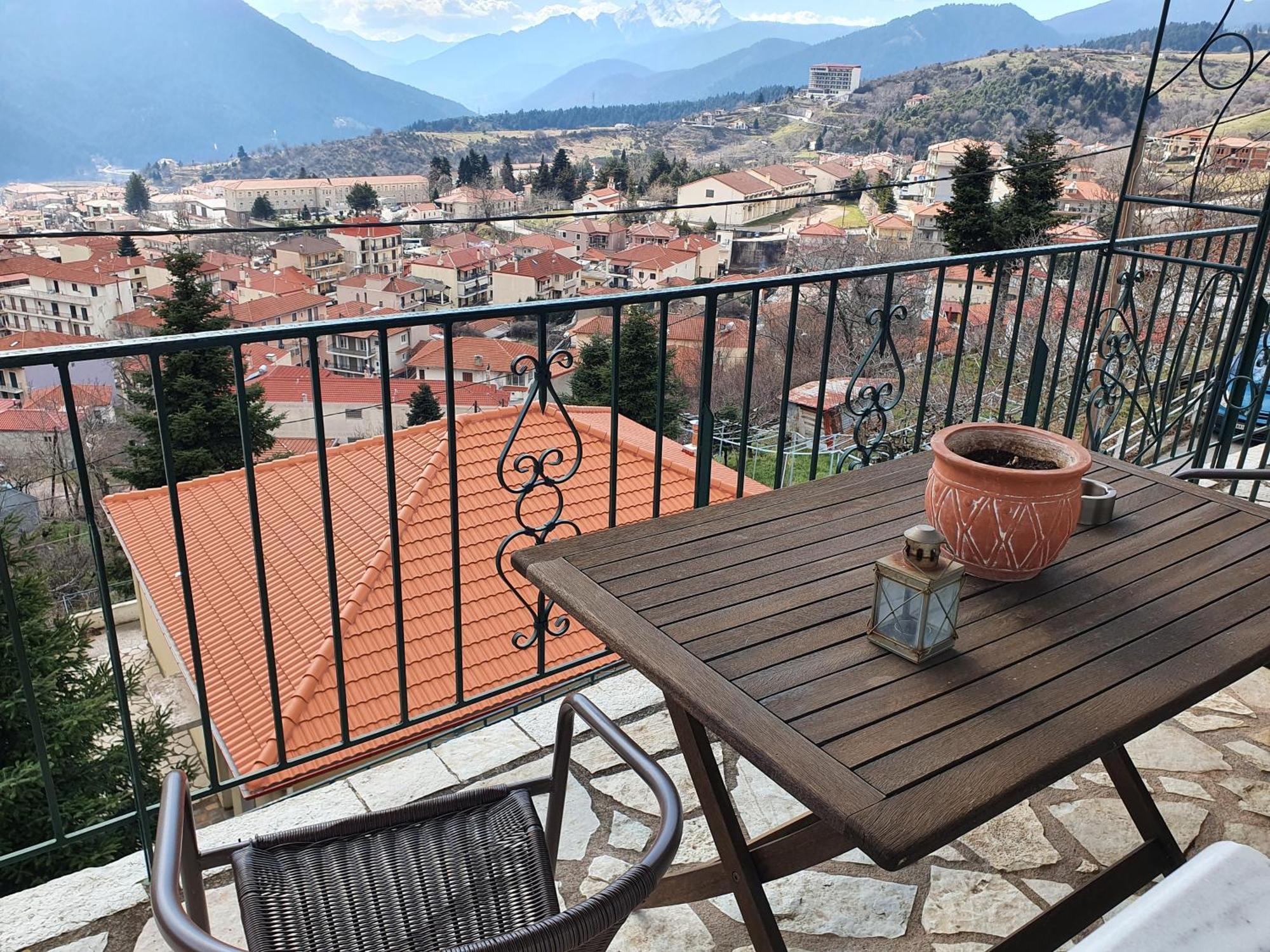 Semeli Guesthouse Karpenísion Екстериор снимка