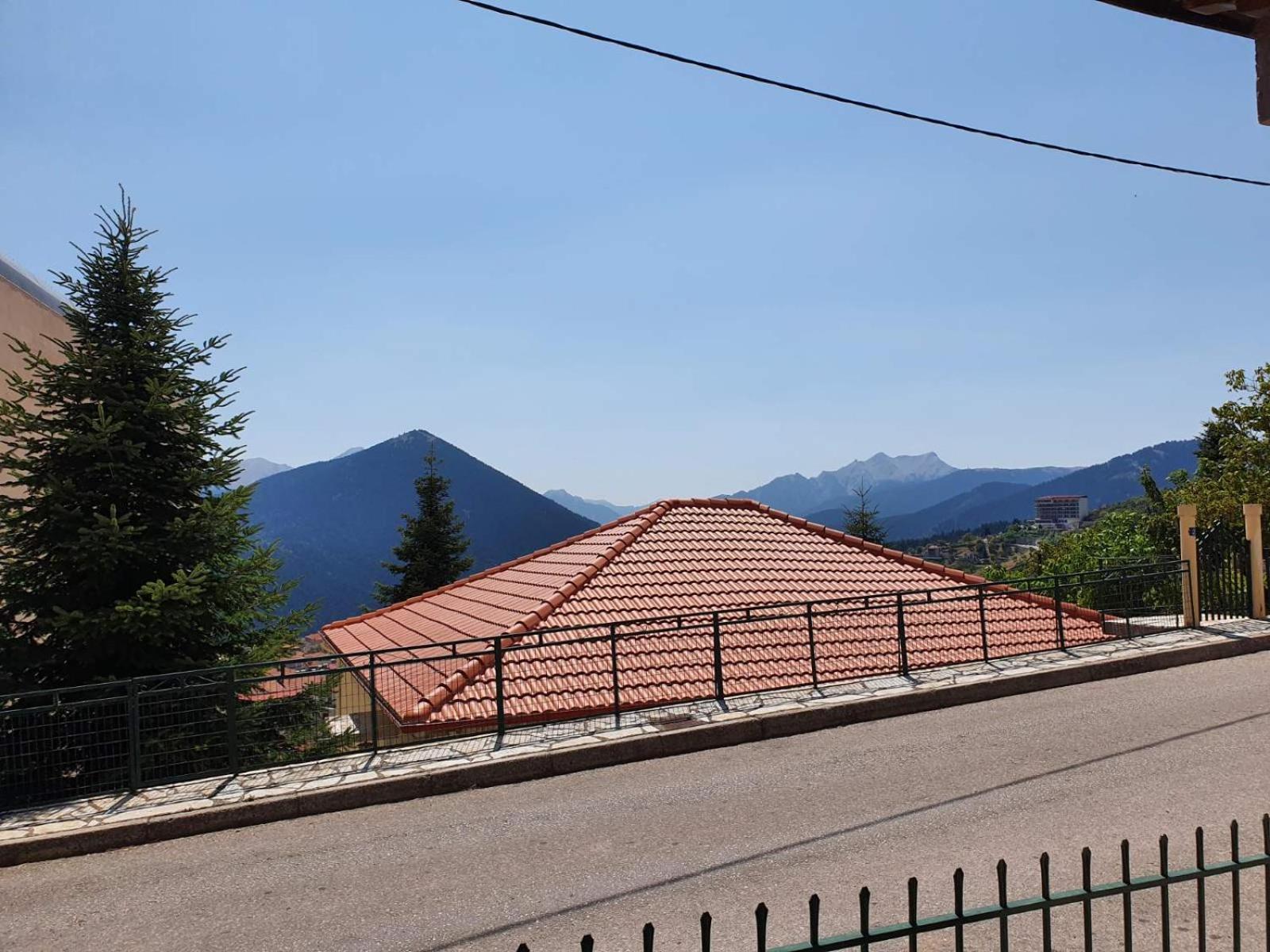 Semeli Guesthouse Karpenísion Екстериор снимка