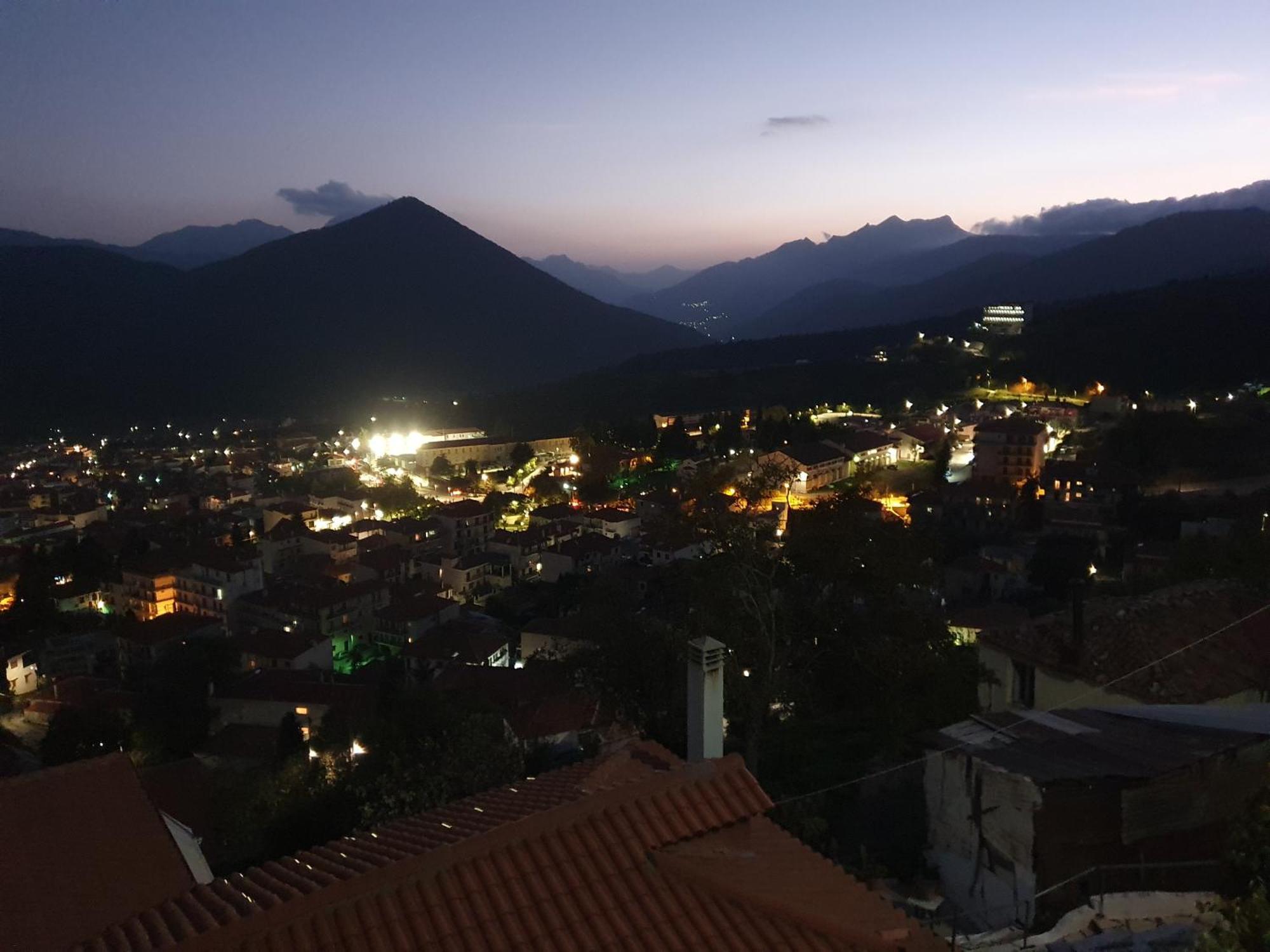 Semeli Guesthouse Karpenísion Екстериор снимка