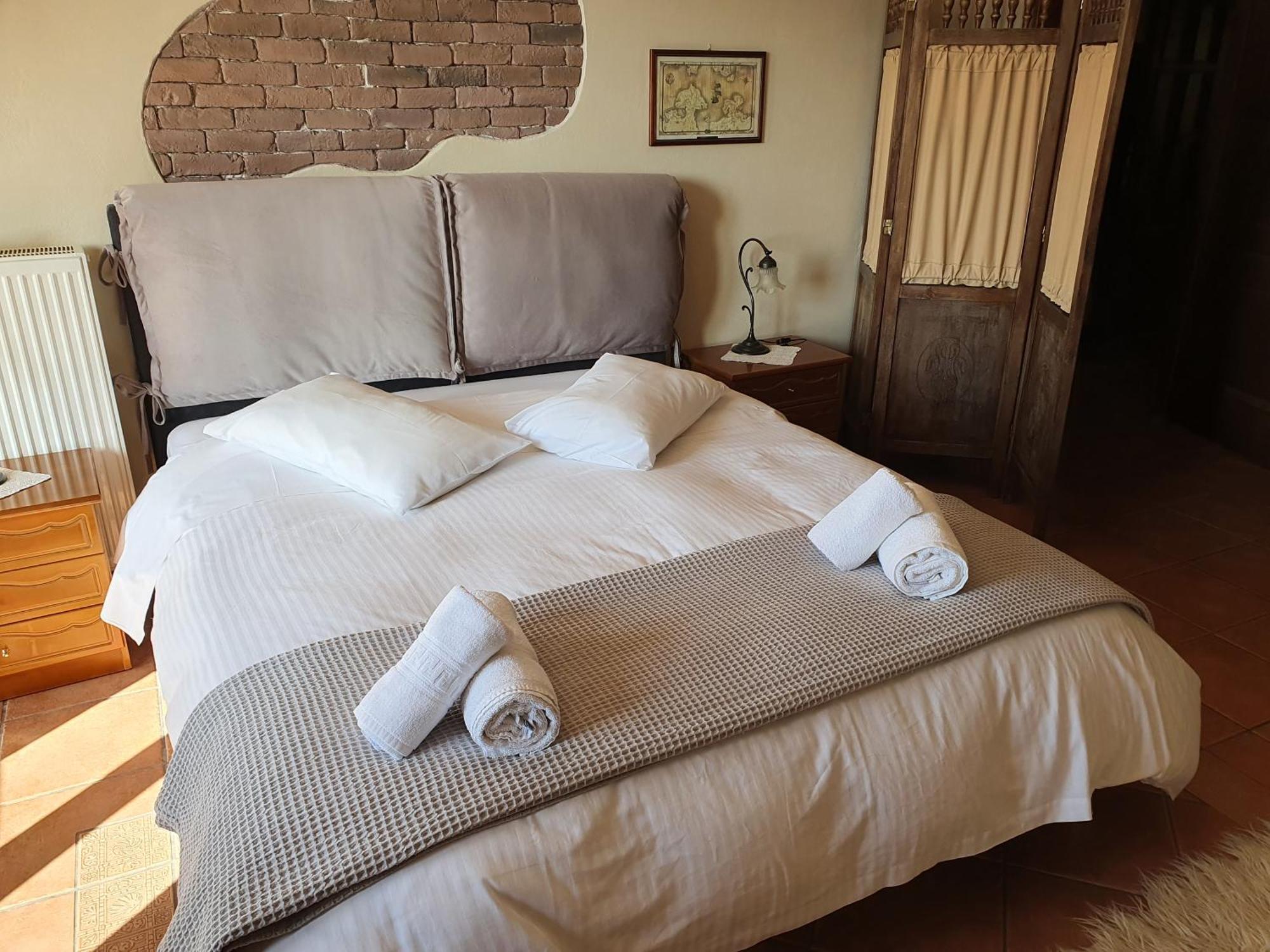 Semeli Guesthouse Karpenísion Екстериор снимка