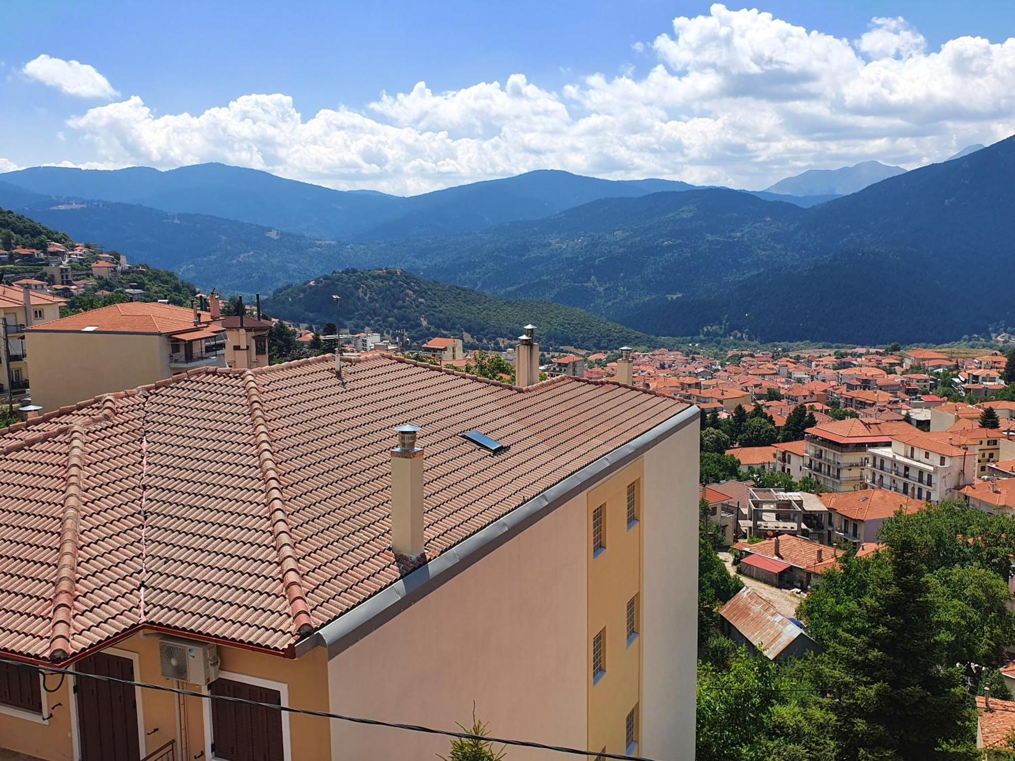 Semeli Guesthouse Karpenísion Екстериор снимка