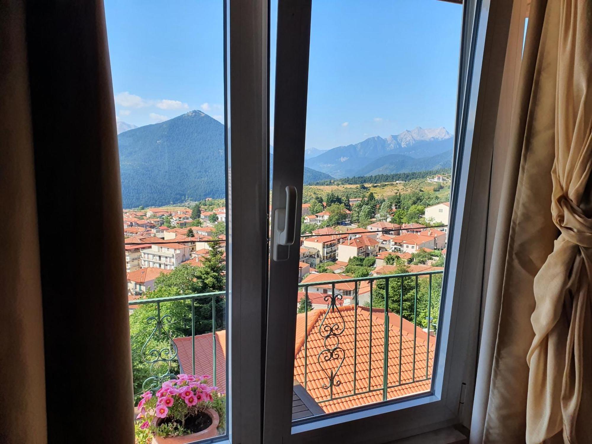Semeli Guesthouse Karpenísion Екстериор снимка