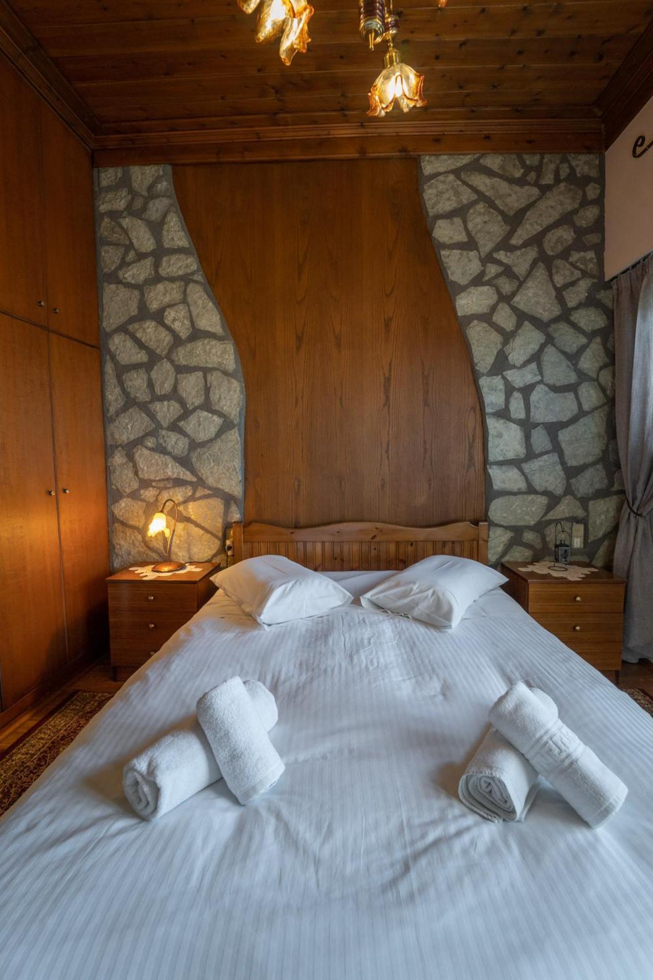 Semeli Guesthouse Karpenísion Екстериор снимка