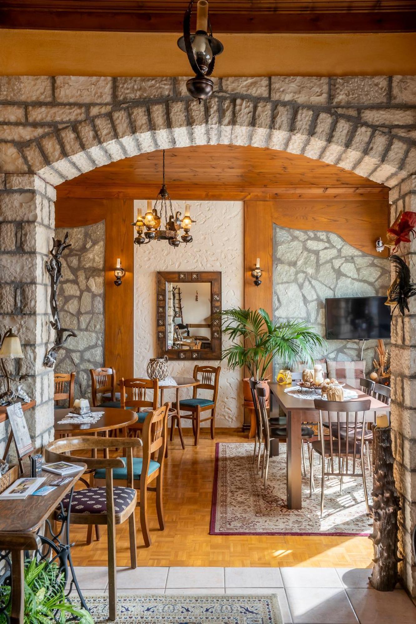 Semeli Guesthouse Karpenísion Екстериор снимка