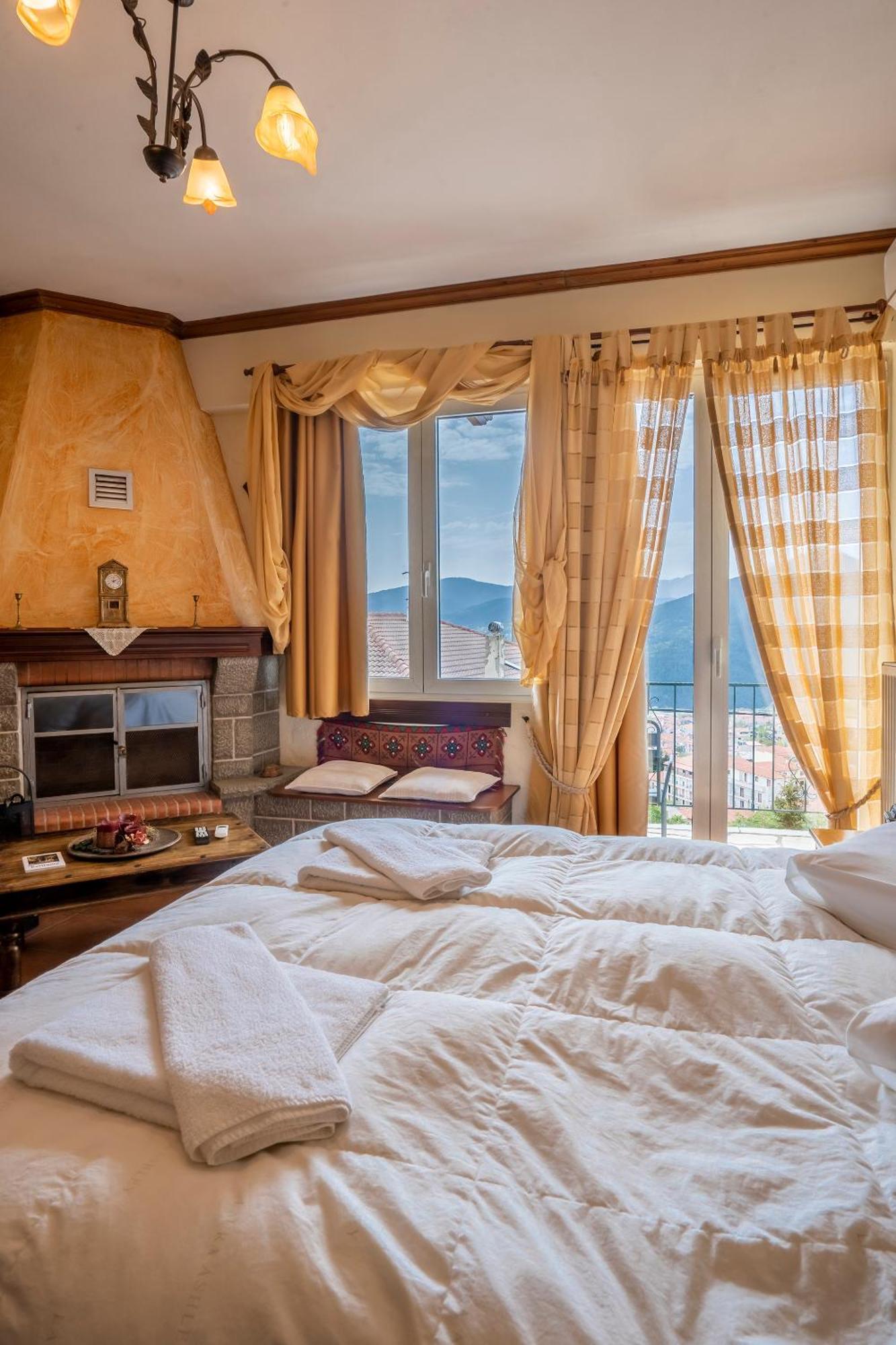 Semeli Guesthouse Karpenísion Екстериор снимка