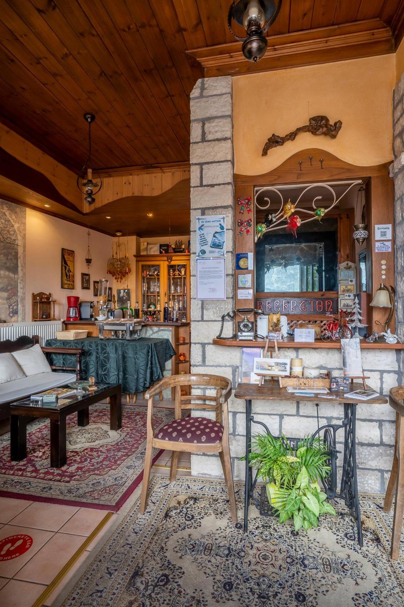 Semeli Guesthouse Karpenísion Екстериор снимка