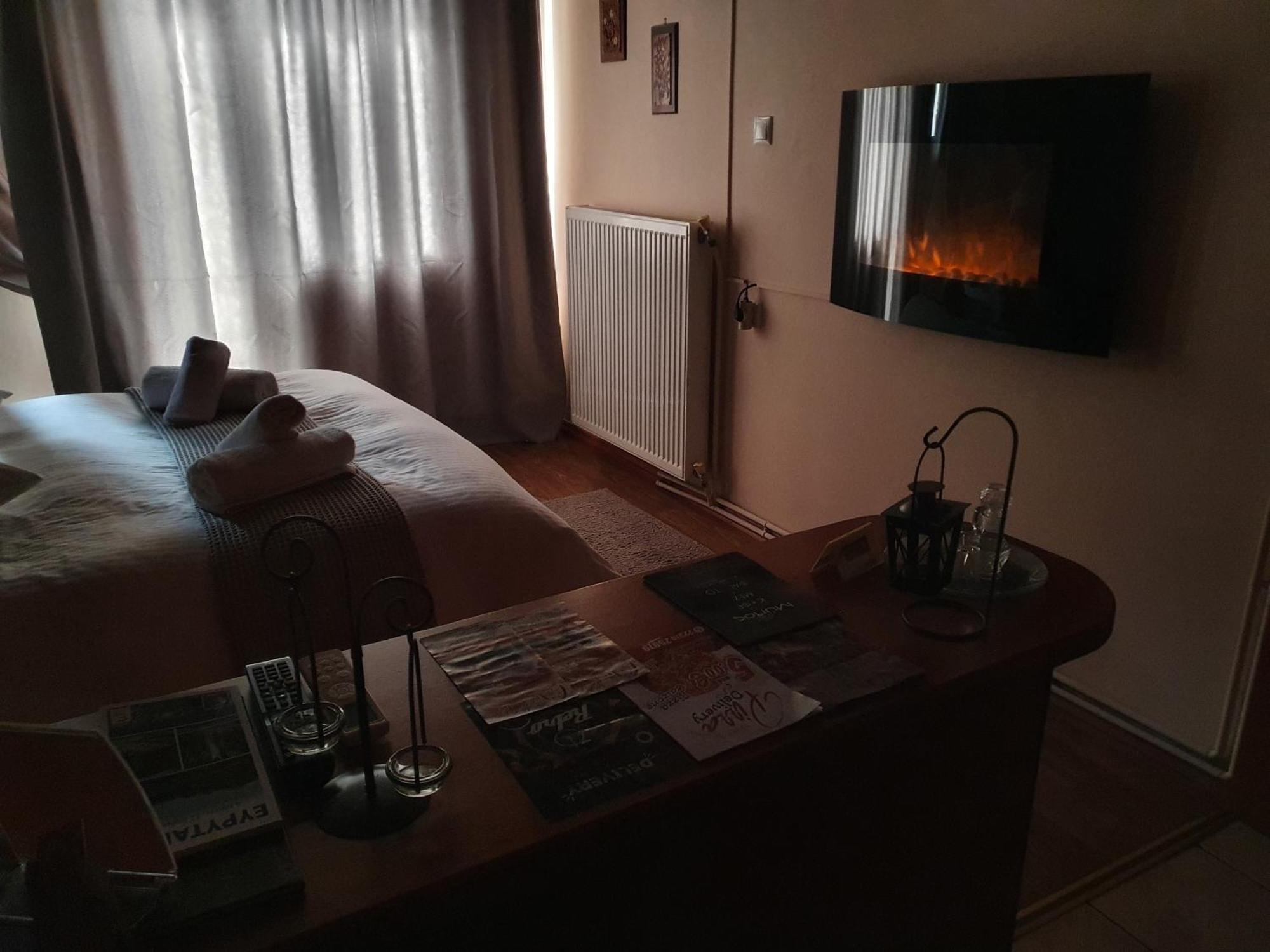 Semeli Guesthouse Karpenísion Екстериор снимка